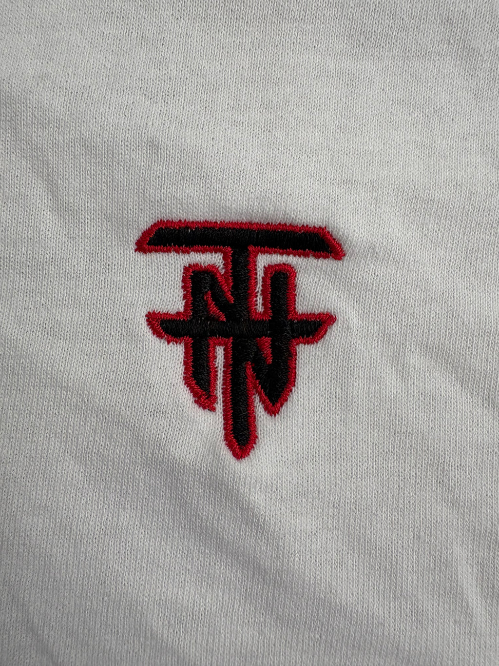 EMBROIDERED LOGO TEE